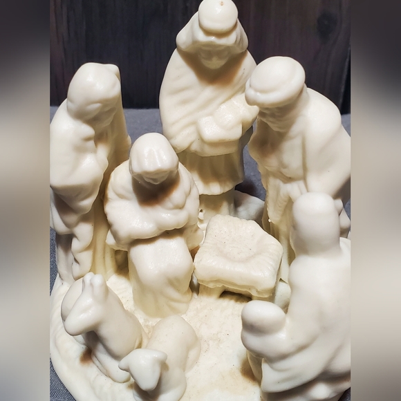 White porcelain mini nativity fugurine scene vintage - Picture 3 of 7